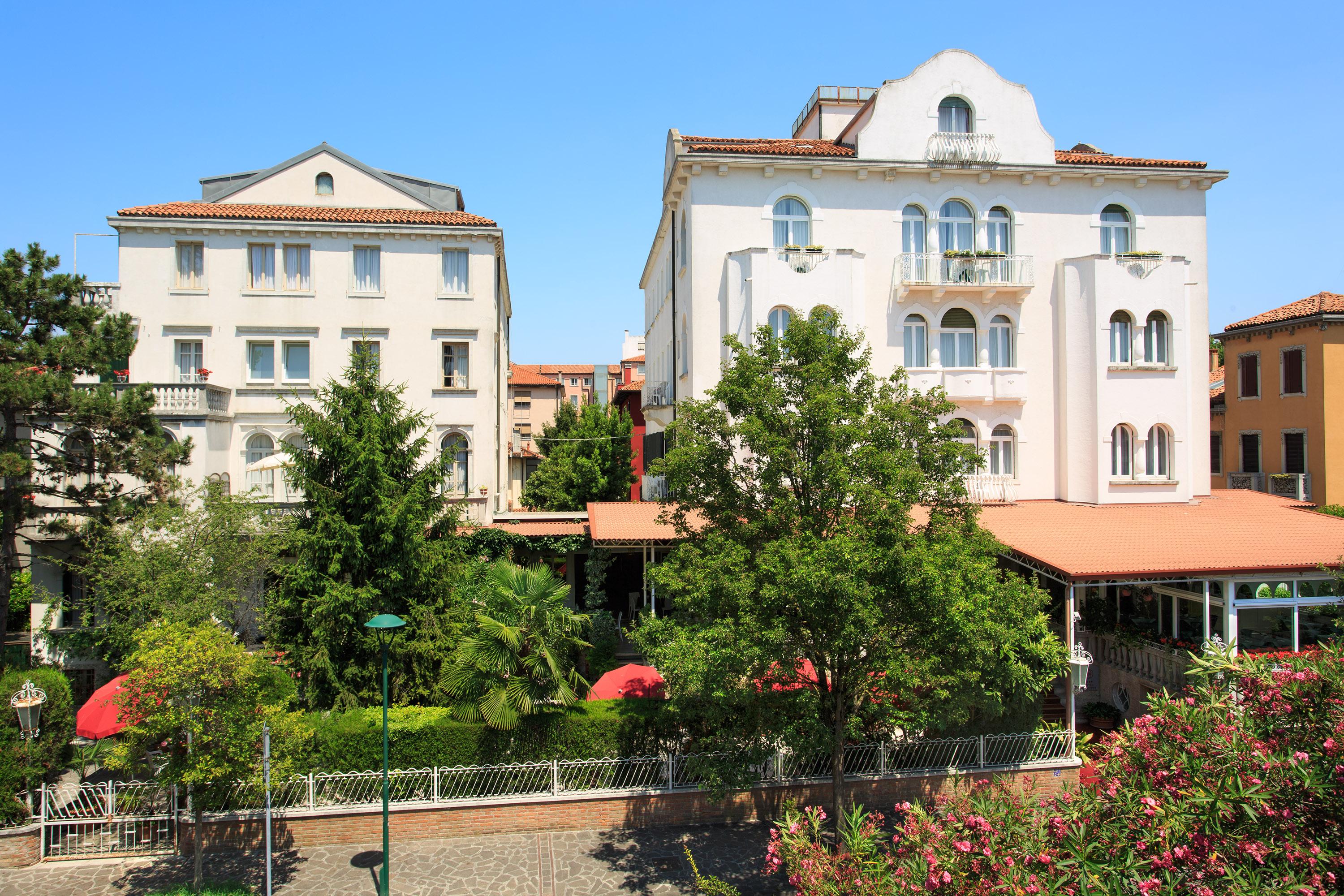 Hotel Biasutti Lido di Venezia Exterior photo